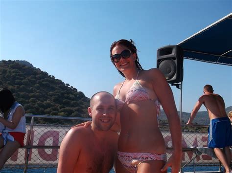 6 Hot Sexy Rebekah Gregory Bikini Pics