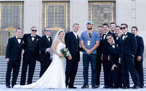 LOOK: Colts QB Andrew Luck crashes wedding photos in Indy - CBSSports.com