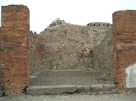 VI 3 8 Pompeii May 2005 Entrance Doorway Looking East According To