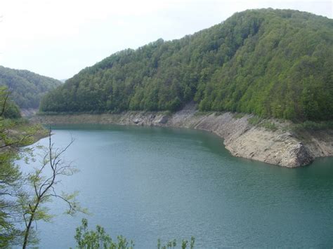 Lacul Leșu Descopera Valea Iadului