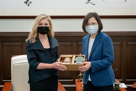 美參議員見蔡英文：熱愛自由國家都應挺台灣 布萊克本 佩洛西 美國參議員 大紀元