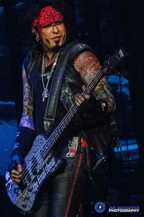 Pin By Cande Tinsley On Nikki Sixx Nikki Sixx Motley Cr E Motley Crue