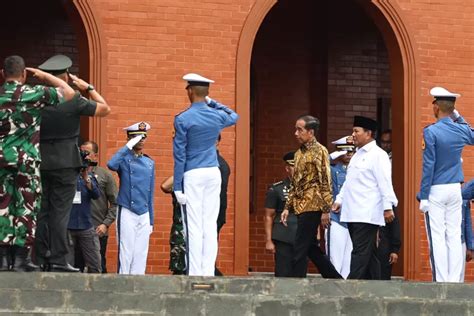 Prabowo Subianto Dampingi Presiden Jokowi Resmikan Gedung Graha Utama