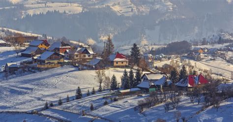 Cele mai frumoase sate din România pe timp de iarnă