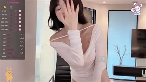 Eleven Xuan Naked Strip On Cam For Live Porn Video Show Hushmodels