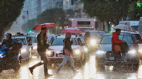 Alerta Roja En Valencia Las Lluvias Dejan Litros Y Obligan A