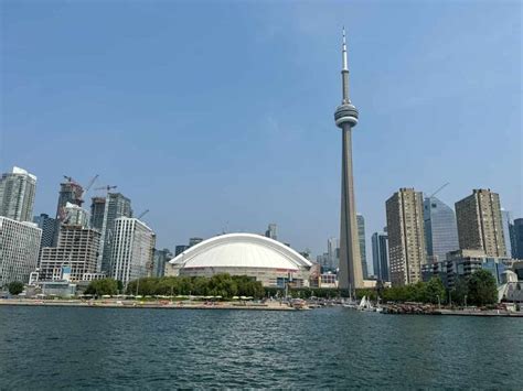 Toronto Attractions Guide - Uncover the City's Best for Families with Teens