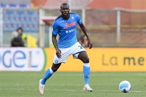 Koulibaly a Napoli è tornato in città dopo l addio al Chelsea Il