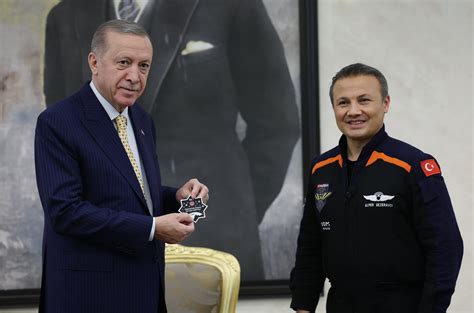 Erdoğan ve Türkiye nin ilk astronotu Alper Gezeravcı bir araya geldi