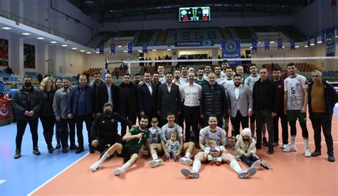 Bursa Dan Play Off Yolunda Net Galibiyet Voleybolunsesi