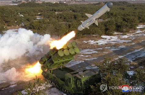 金正恩指导试射朝鲜海军新型地对舰导弹 搜狐大视野 搜狐新闻