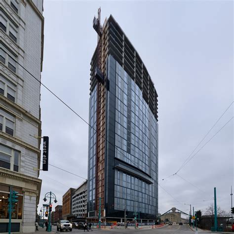 Sister Cities: 333 North Water Street Tops Out in Milwaukee's Third