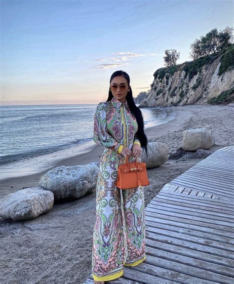 JC In A Classy Elitist Jet Set Babe Malibu Situation Look Slaylebrity