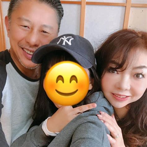 モモコさんのインスタグラム写真 モモコinstagram「お休みの朝☀️ パパがハワイ風ご飯作ってくれました🌴 ガーリックシュリンプも