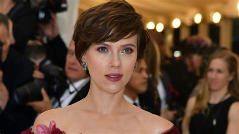 Scarlett Johansson La Primera Famosa En Darle Una Segunda Oportunidad A Marchesa