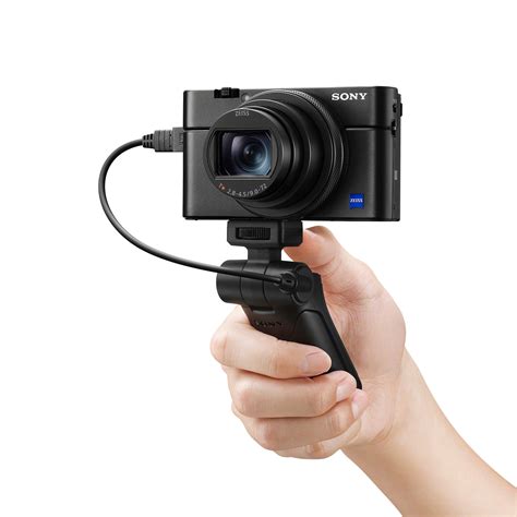 Powerful RX100 VII Launches - Sony Mirrorless Pro