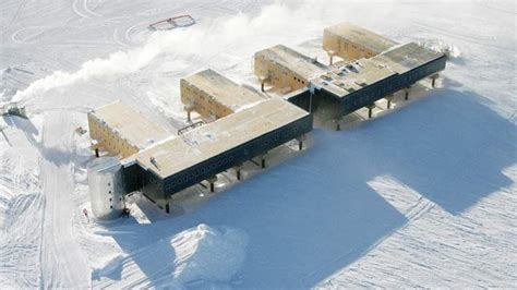 New South Pole Station Self-Elevates with Hydraulics