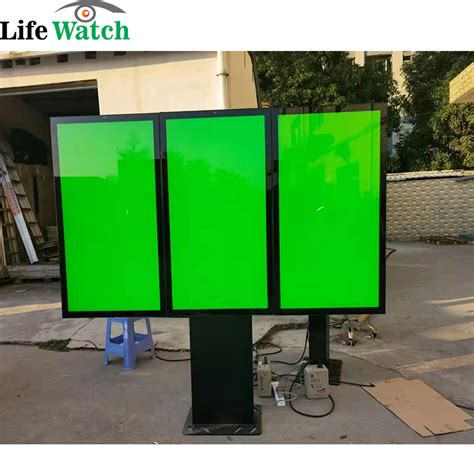 43 Inch Wall Mount IP66 2500nit Brightness 92mm Thickness Outdoor Touch