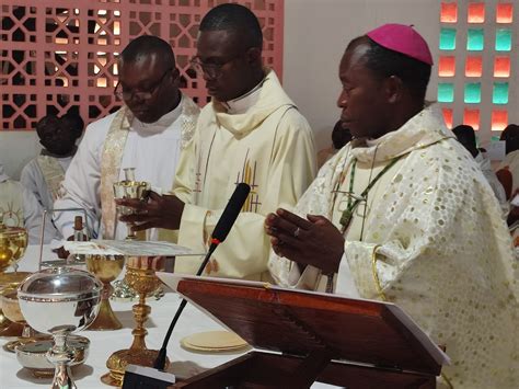 Homélie de Mgr Jacques LONGA aux vœux perpétuels de Sœur Catherine