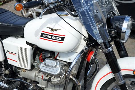 Weiße Moto Guzzi V7 Special der Siebzigerjahre aus Italien mit