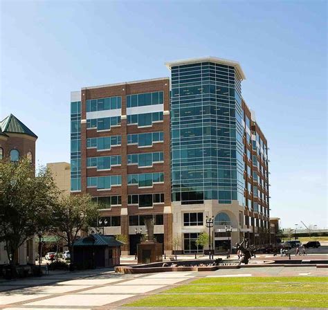 Sugar Land Town Square – Admiral Glass Company