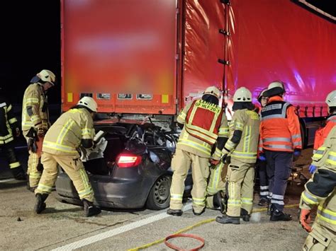 Dramatische Rettungsaktion Auf Der A7 Nach Unfall Zwischen PKW Und LKW