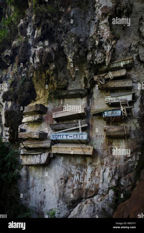 Hanging coffins in Sagada, Philippines Stock Photo - Alamy