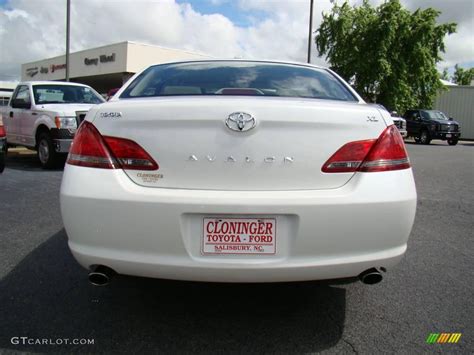 Blizzard White Pearl Toyota Avalon Xl Photo