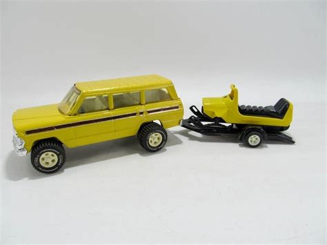 Vintage 1974 Mini Tonka Toys Snow Seeker Jeep Snowmobile