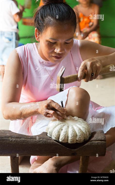 Cambodgienne Femme Banque De Photographies Et Dimages à Haute