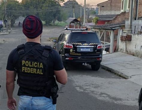 Preso criminoso que assaltou depósito e escondeu roubo em funerária de