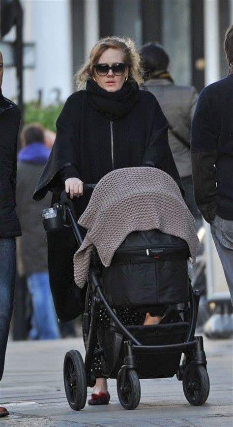 Adele walking with his son through the streets of London - Adele Photo ...