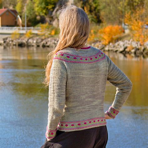 Ravelry Favoritt Jakke Favorite Cardigan Pattern By Hilde Helgedatter