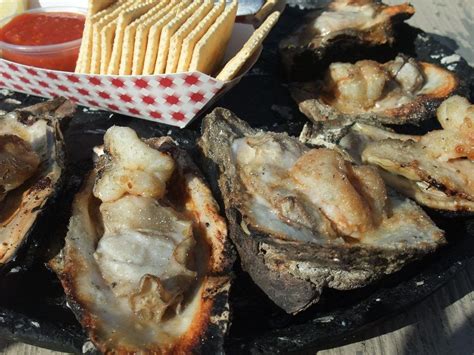 Houston S Best Oyster Restaurants From Grungy Dives To Sparkling New Places A Guide To Where