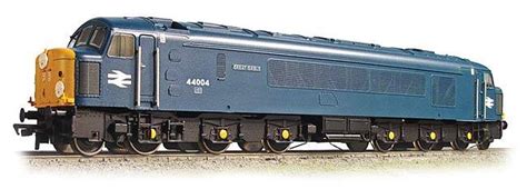 arcadia rail - bachmann - locomotive - Class 44 Peak diesel 44004 'Great Gable' in BR blue - 32-652