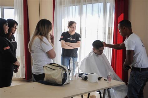 Continúa La Campaña De Corte De Pelo Gratuito En La Ciudad