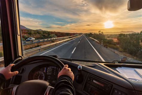 7 recomendaciones para viajes largos en carretera - Muy Salud