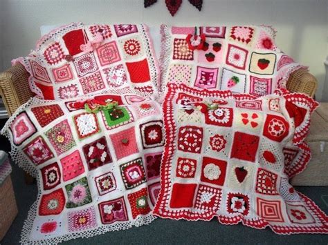 Surprising Gifts Granny Square Inspirations Crochet Bedspread