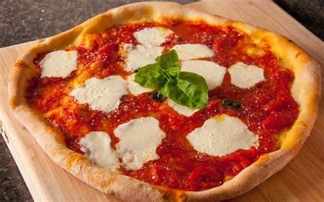 A Traditional Italian Pizza That Originated In Naples This Classic Is