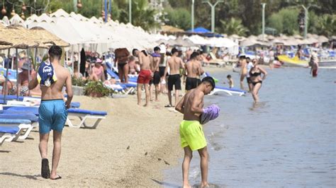 Bodrum Da Hava S Cakl Dereceye Y Kseldi Vatanda Lar Sahillere