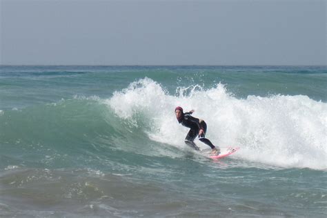 Surf Trip Easkey Britton Première Surfeuse En Iran Blog Surf Prevention