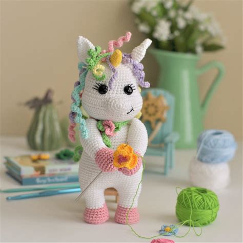 Crochet unicorn pattern | LaCigogne