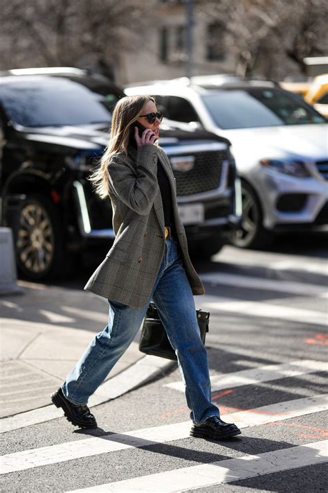 Cómo llevar mocasines y jeans según street style de Nueva York Otoño