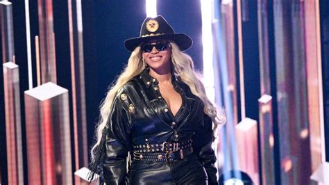 Beyonce Is The First Black Woman To Top Billboards Country Albums Chart