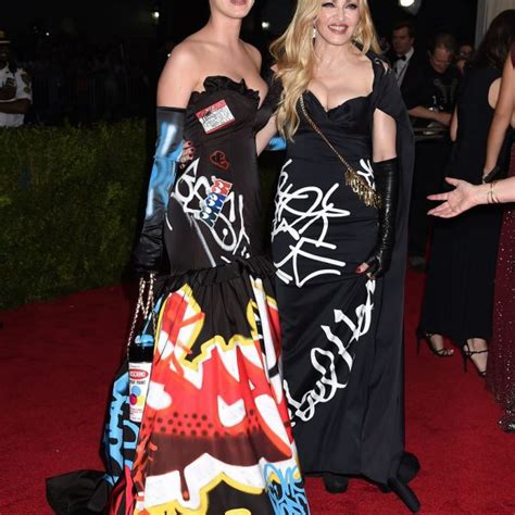 Madonna Y Katy Perry En La Alfombra Roja De La Gala Met Madonna