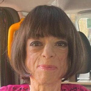 Liz Carr - Age, Family, Bio | Famous Birthdays