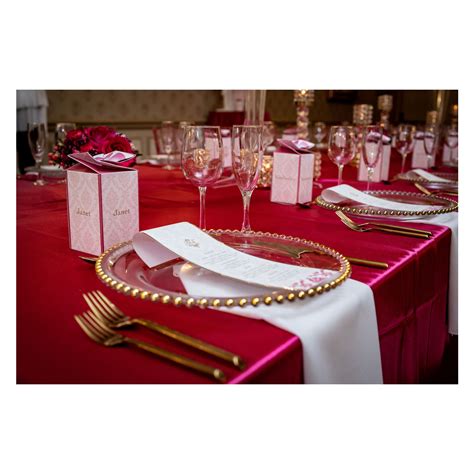 Red Matte Satin Linen White Matte Satin Napkins With Gold Trimmed