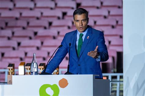 Sánchez reivindica los derechos LGTB en el día del Orgullo No