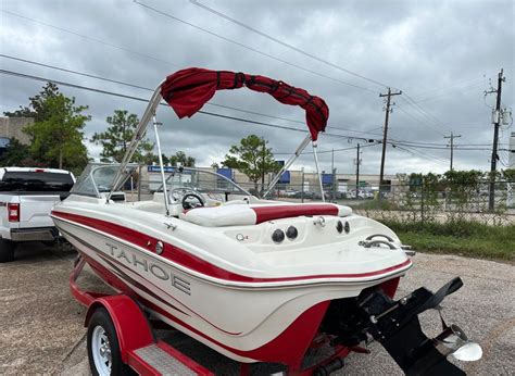 Tahoe Q4 Ski Boat And Trailer Inboard Mercury 30l Fresh Water 8 Persons