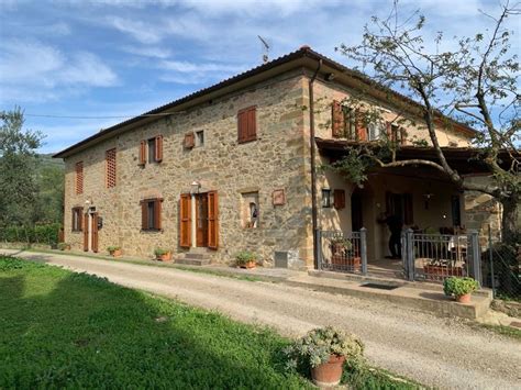 Casale Cascina In Vendita In Via Carmignanese S N C Sant Ansano